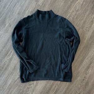 Uniqlo Men's Turtleneck Sweater in Black